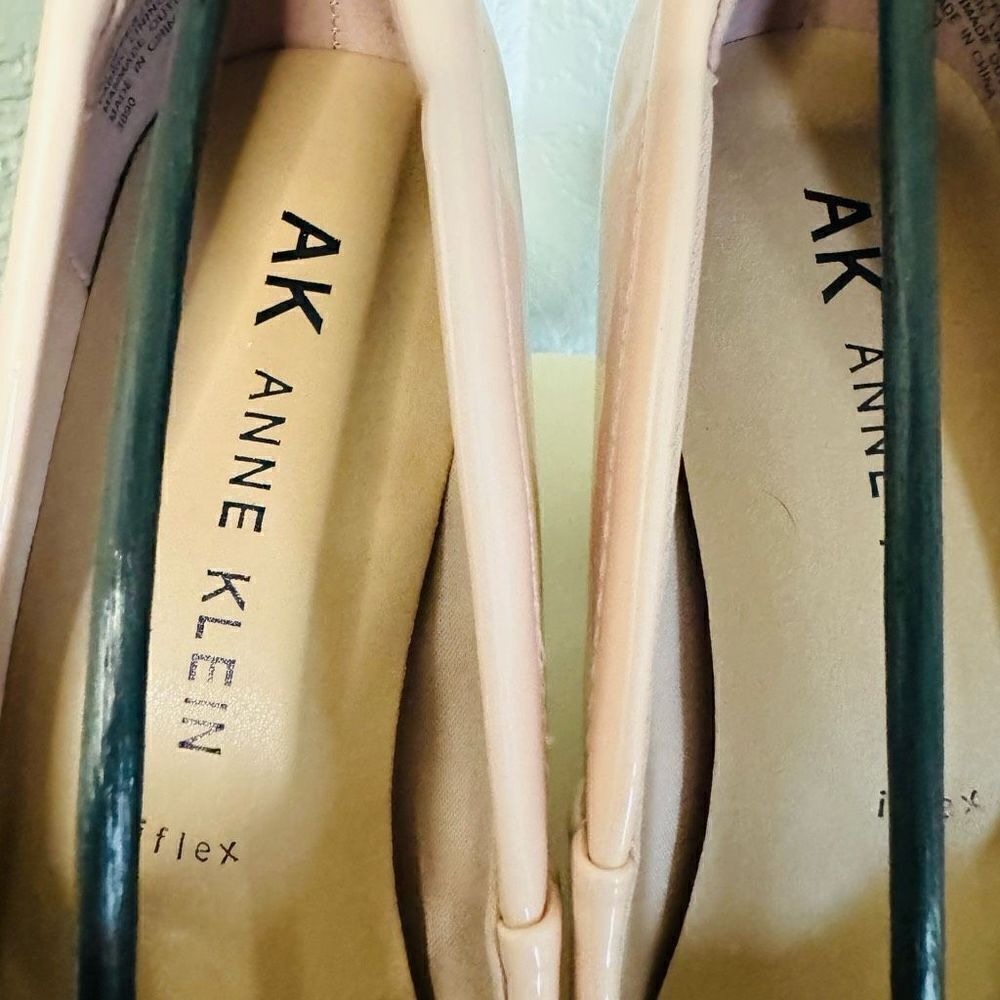 ANNE KLEIN Grazen Pointed Toe Pump Block Heel, Patent Leather Pink, 8.5, NWT - Picture 7 of 16